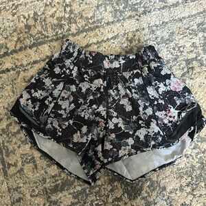 Lululemon Hotty Hot Shorts